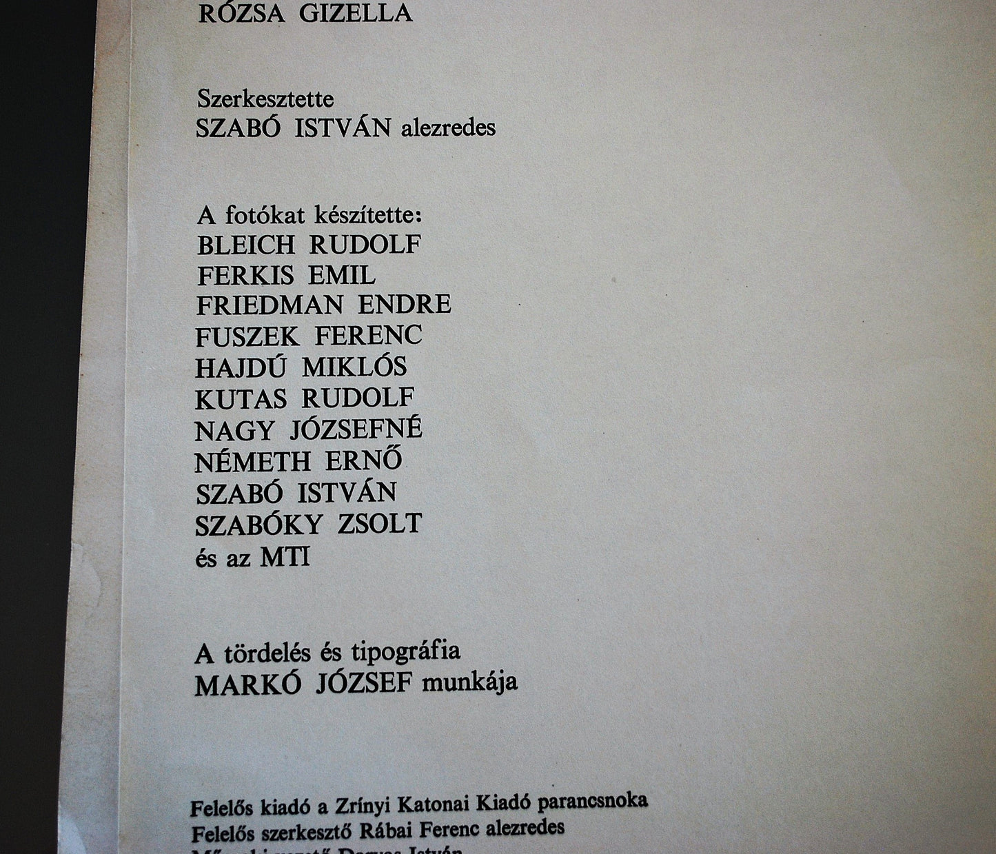 Poster map leger Socialistische Hongarije  32 stuks in map 1973