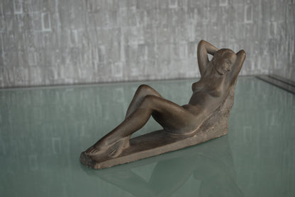 Preorder Nándor Berky (1911-1981) vrouwelijk naakt, gesigneerde keramische sculptuur