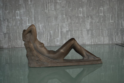 Preorder Nándor Berky (1911-1981) vrouwelijk naakt, gesigneerde keramische sculptuur