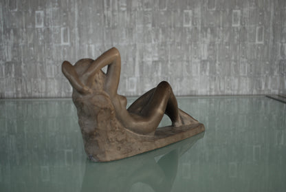 Preorder Nándor Berky (1911-1981) vrouwelijk naakt, gesigneerde keramische sculptuur