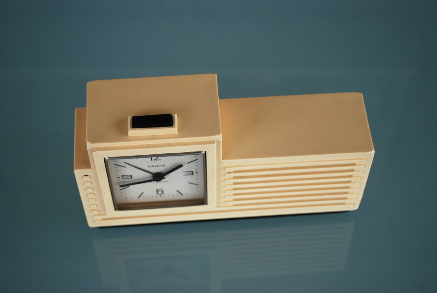 Niari tafelklok wekker en muziekdoos Art deco stijl 1967 *