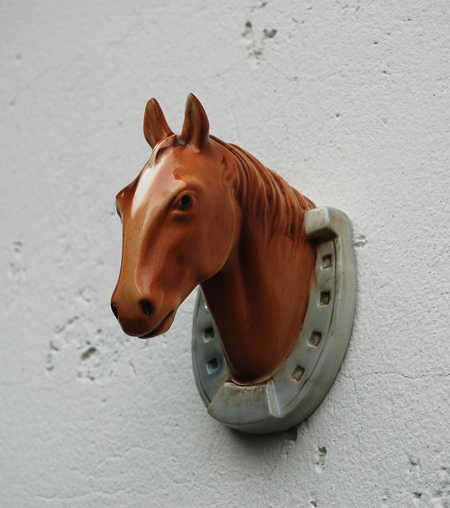 Preorder Paardenhoofd in hoefijzer Royal Dux Porselein