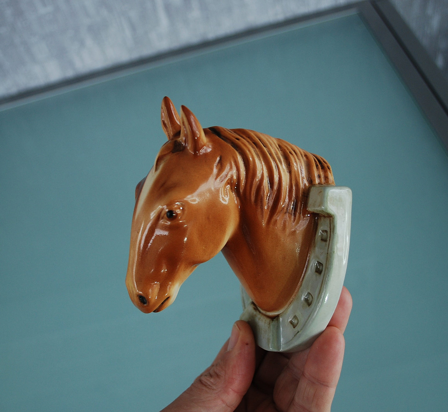 Preorder Paardenhoofd in hoefijzer Royal Dux Porselein