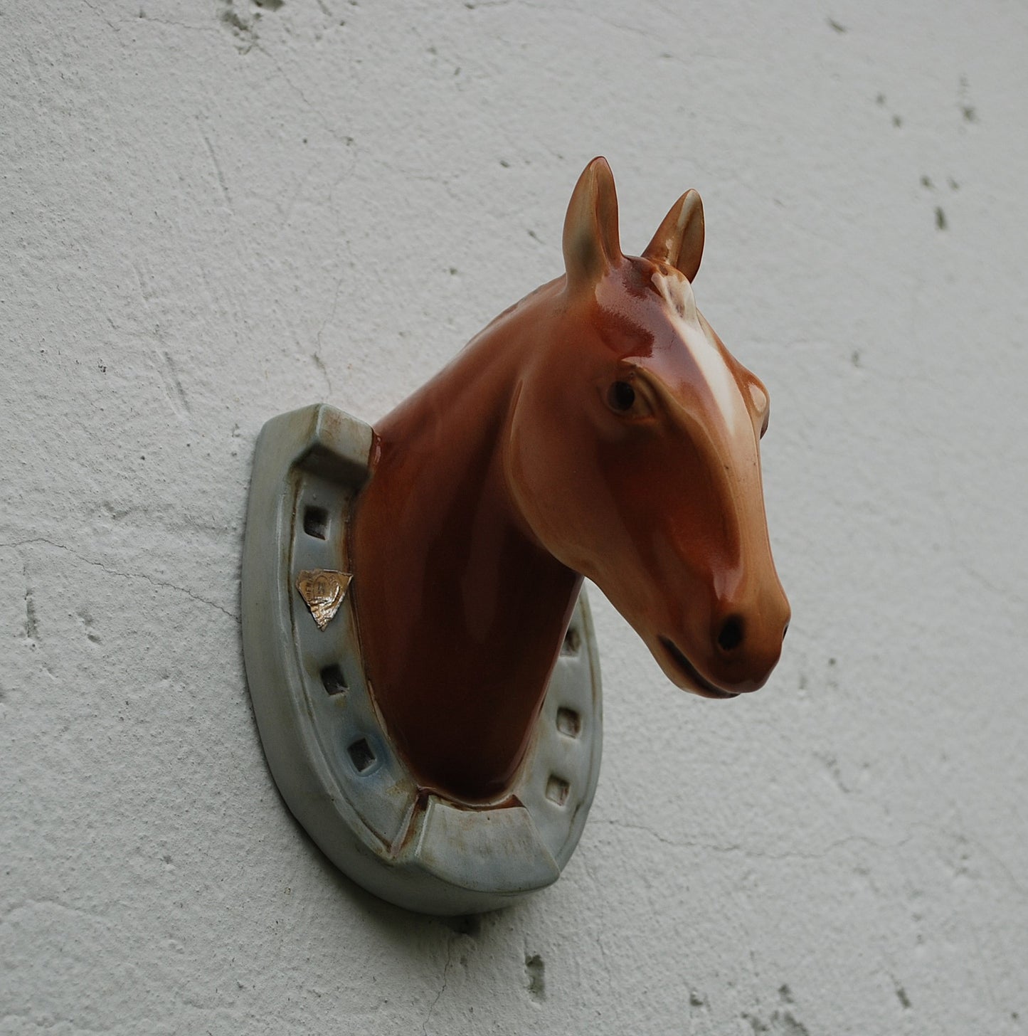 Preorder Paardenhoofd in hoefijzer Royal Dux Porselein