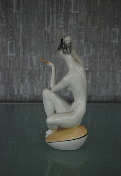 Pre order Naakt beeld Art deco stijl van kunstenaar János Török