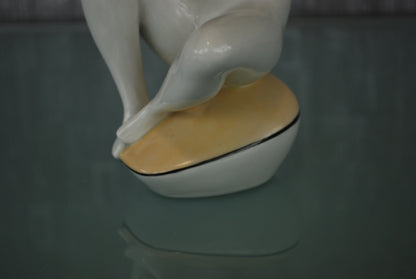 Pre order Naakt beeld Art deco stijl van kunstenaar János Török