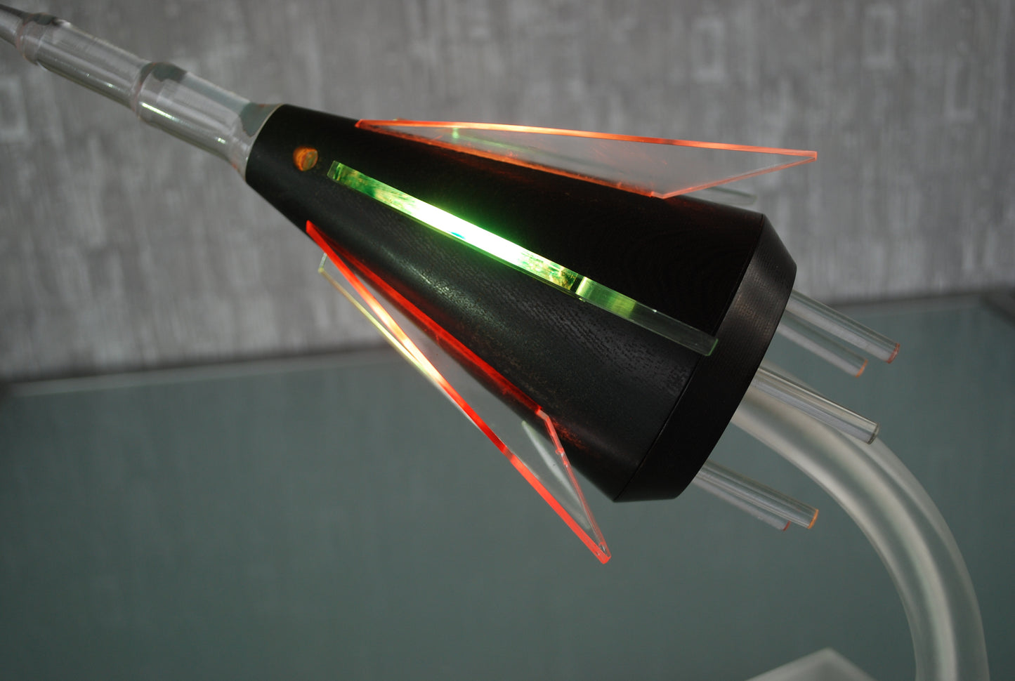 Preorder Raket lamp Capsule op plexiglas met pertinax body