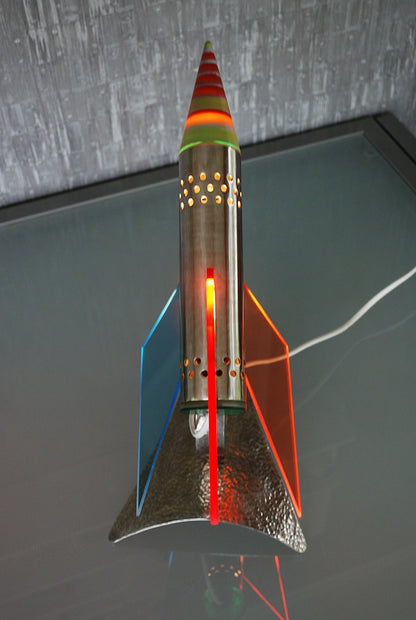 Raket lamp, Rood Geel Blauw van RVS 1970's Space age, hand gemaakt