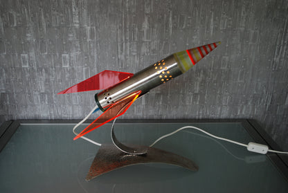 Raket lamp, Rood Geel Blauw van RVS 1970's Space age, hand gemaakt