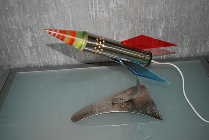 Raket lamp, Rood Geel Blauw van RVS 1970's Space age, hand gemaakt