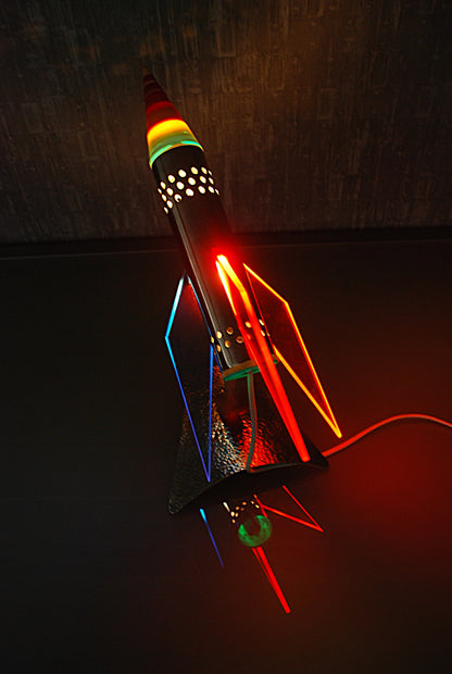 Raket lamp, Rood Geel Blauw van RVS 1970's Space age, hand gemaakt