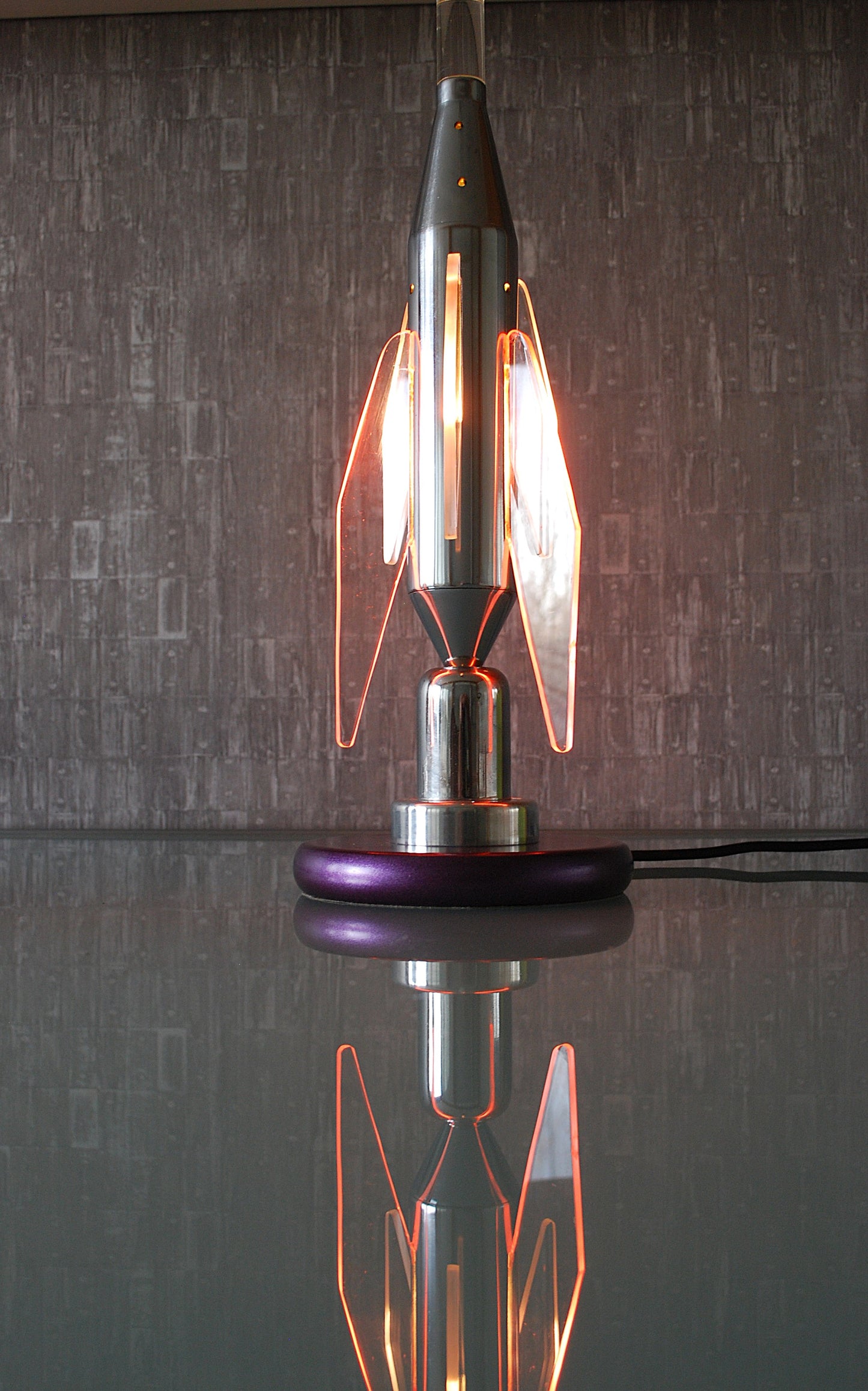 Preorder Raket lamp rechtop staand van RVS Hand gemaakt.