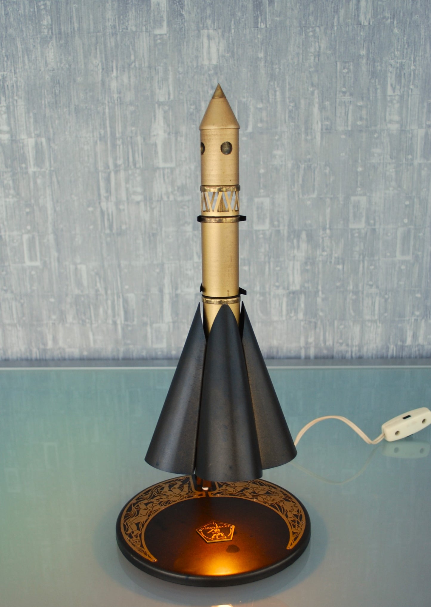 Raket Tafellamp Lancering Ter ere van de eerste ruimtevlucht VOSTOK Yuri Gagarin