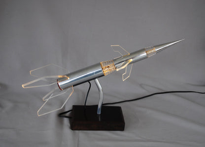 Pre order Raket lamp op eboniet sokkel Zie video!