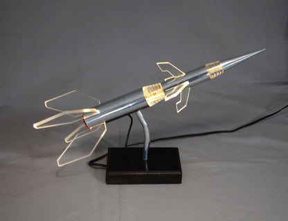 Pre order Raket lamp op eboniet sokkel Zie video!