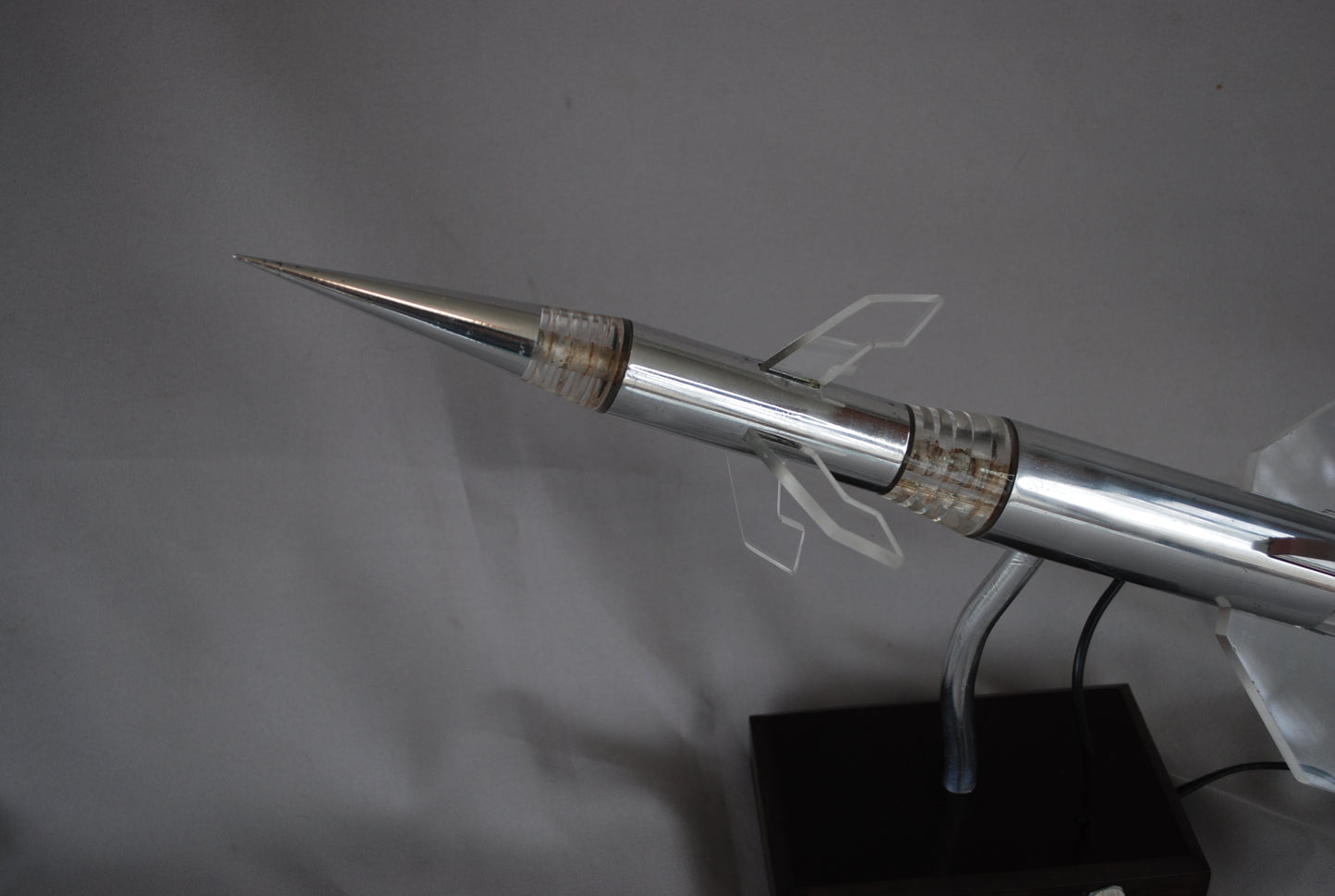 Pre order Raket lamp op eboniet sokkel Zie video!