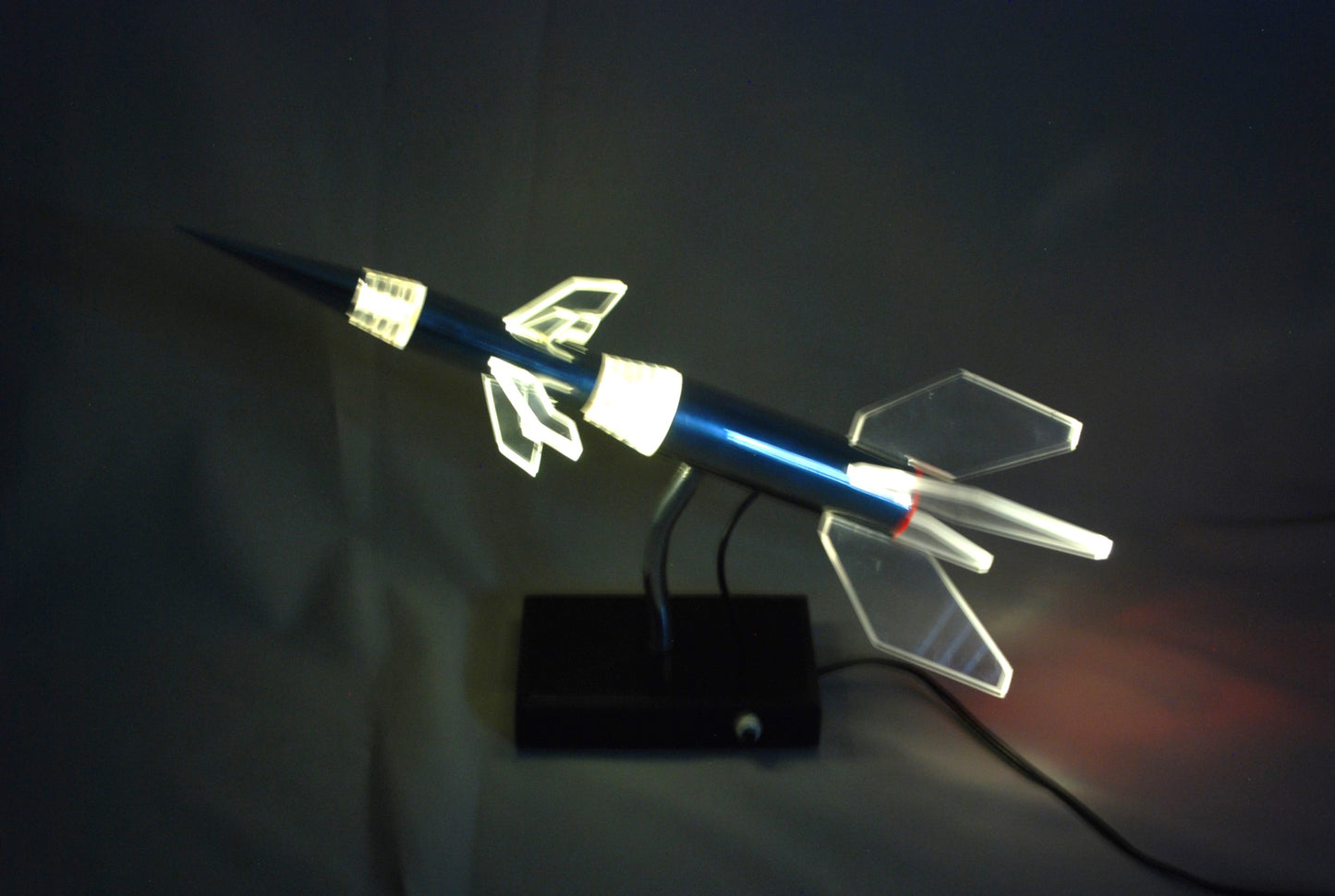 Pre order Raket lamp op eboniet sokkel Zie video!