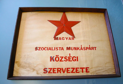 Hongaarse Socialistische Arbeiderspartij met Rode Ster van Metaal