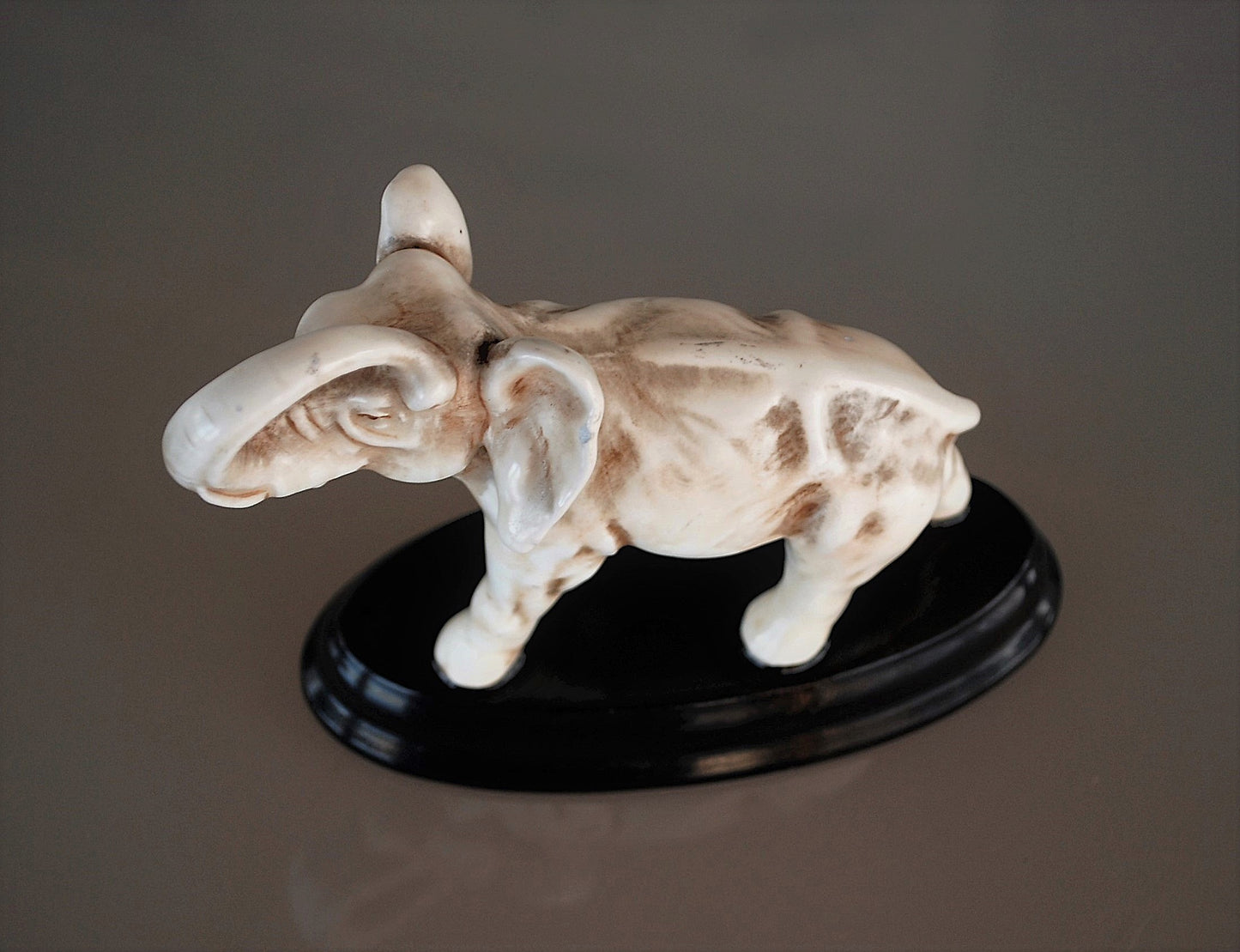 Art Deco Royal Dux Olifant 1929-1940