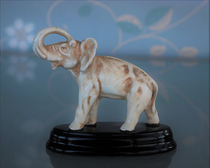 Art Deco Royal Dux Olifant 1929-1940