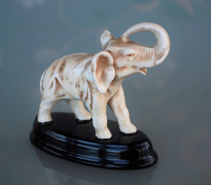 Art Deco Royal Dux Olifant 1929-1940