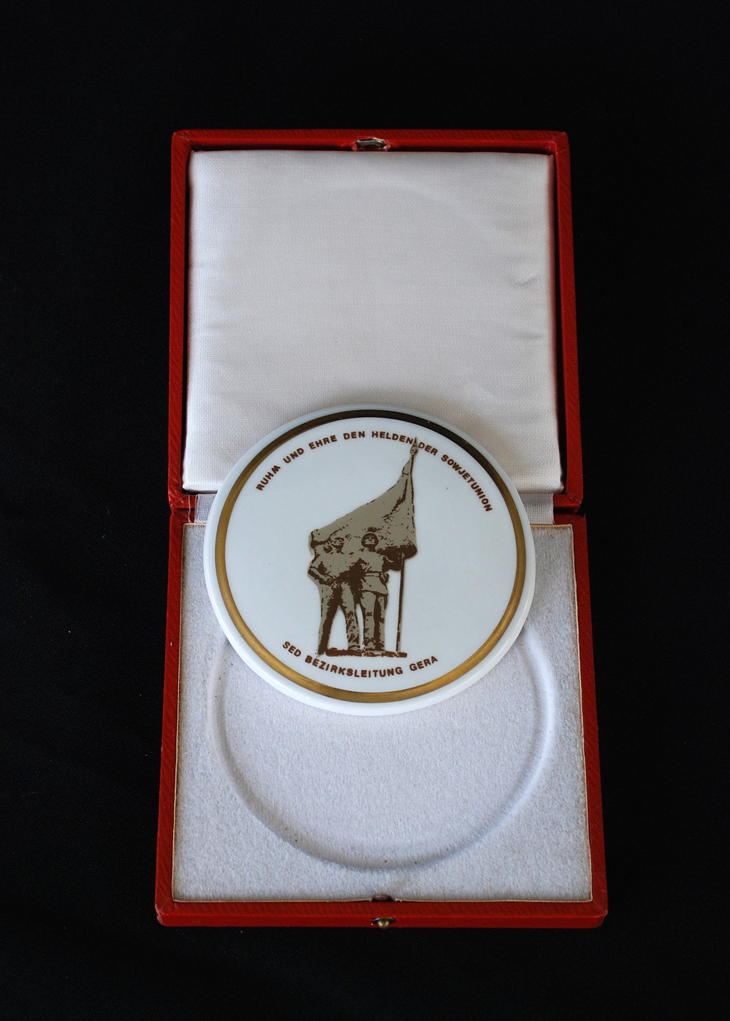 Preorder Eer en glorie aan de helden van de Sovjet-Unie. Seb, districtsbestuur Gera