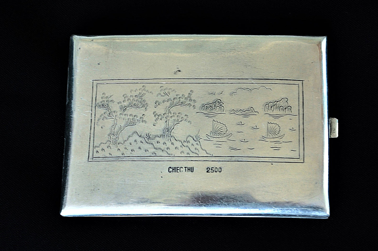 Sigaretten Doos Vietnamese zeilboten, de Junk. Souvenir Vietnamese oorlog