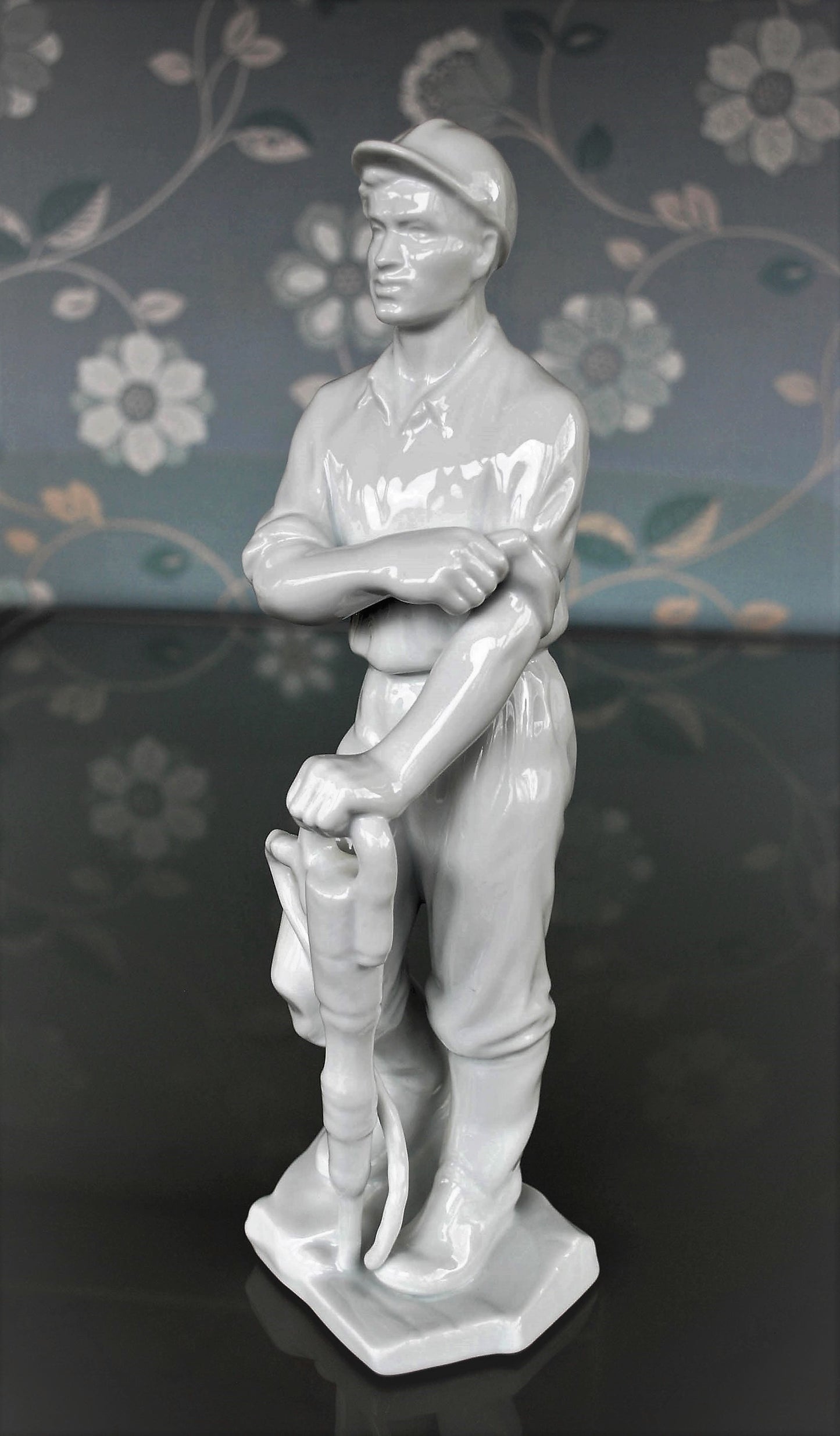 Herend Mijnwerker met Drilboor Door Beeldhouwer  Jenő Hanzély