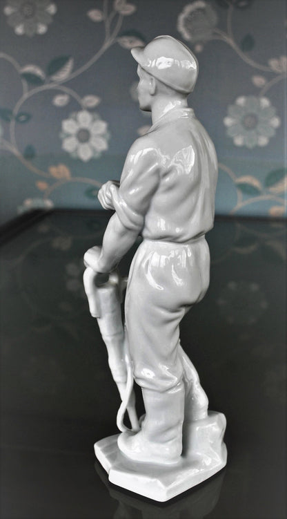 Herend Mijnwerker met Drilboor Door Beeldhouwer  Jenő Hanzély