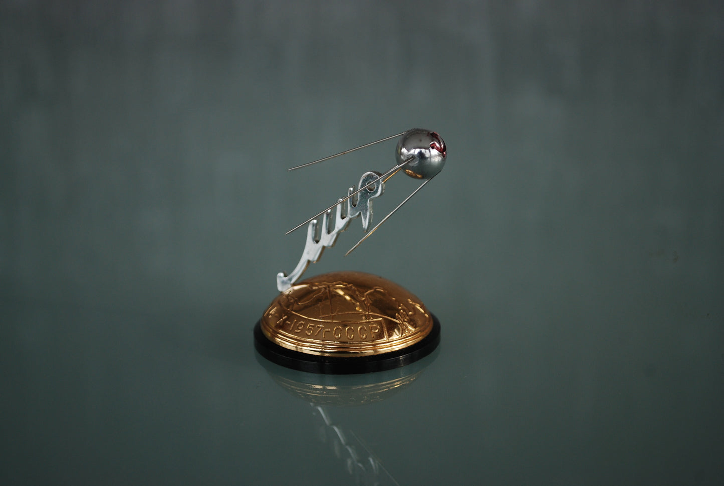 Preorder Spoetnik Eerste satellite in de ruimte schap ornament