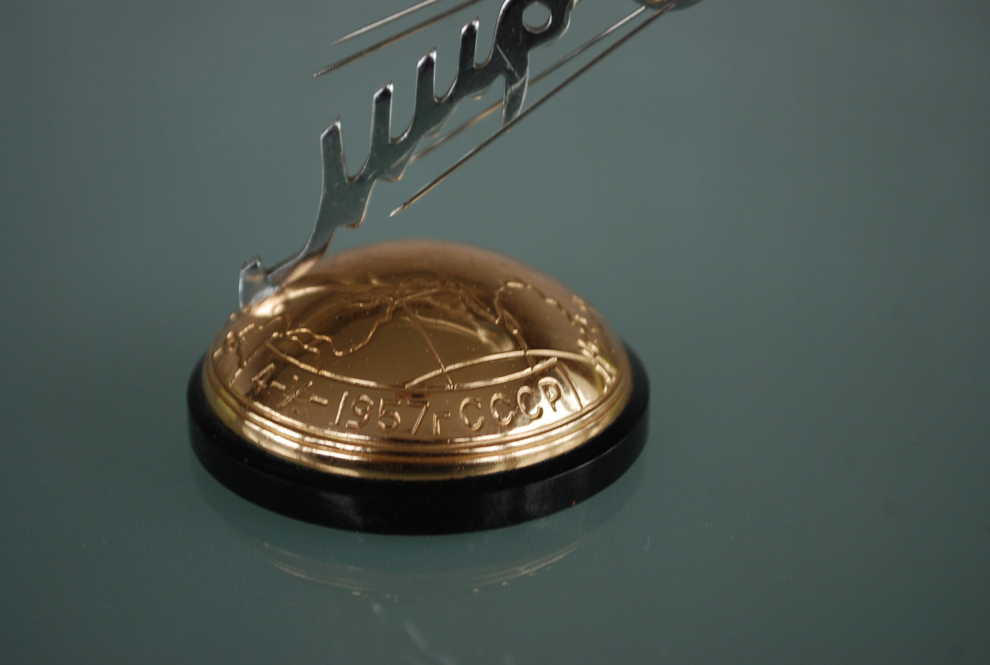 Pre order Spoetnik Eerste satellite in de ruimte schap ornament