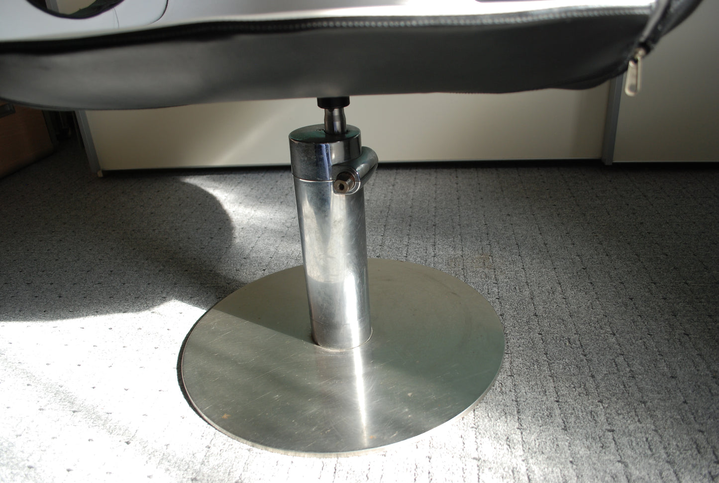 Stoel Pop art space age Poltrona Papalla ontworpen door Italiaanse ontwerper Santo Denti. *