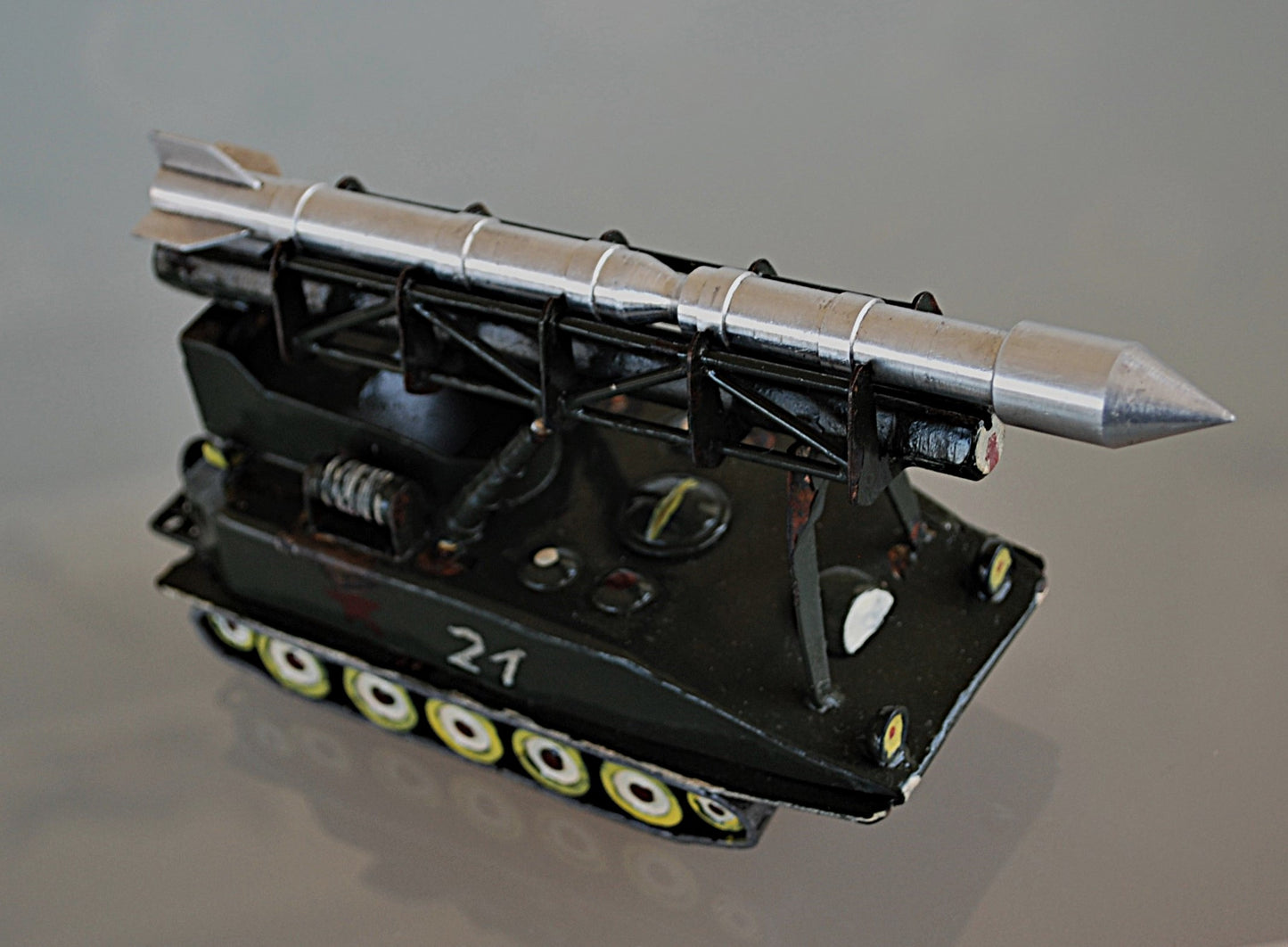 Tank with Nuclear Rocket 1960-1964 The 2K6 Luna with 3R10 rocket.
