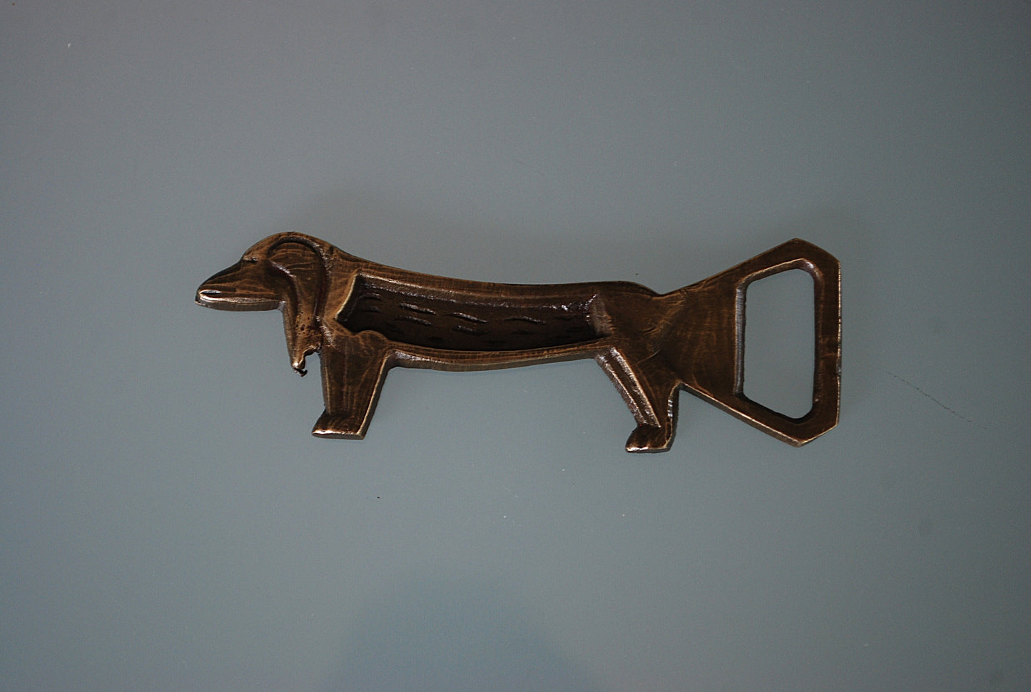 Teckel hond flesopener 1970's Brons