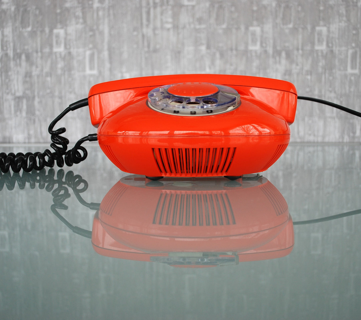 Preorder Space age telefoon Atomic