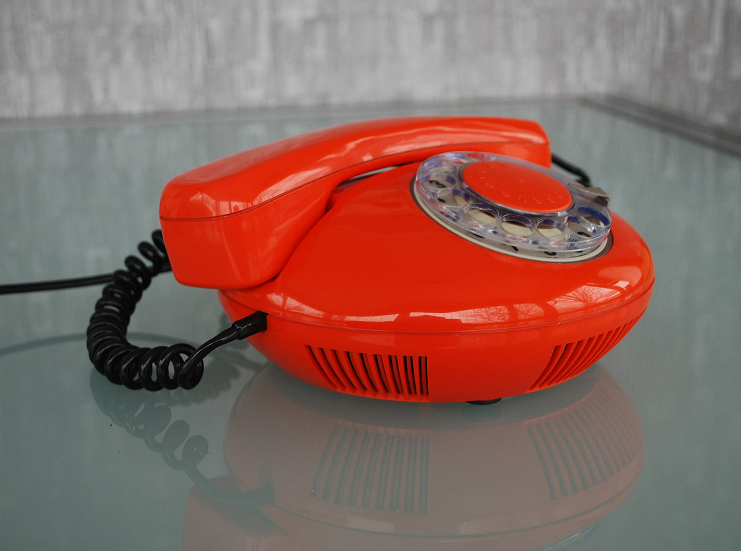 Preorder Space age telefoon Atomic