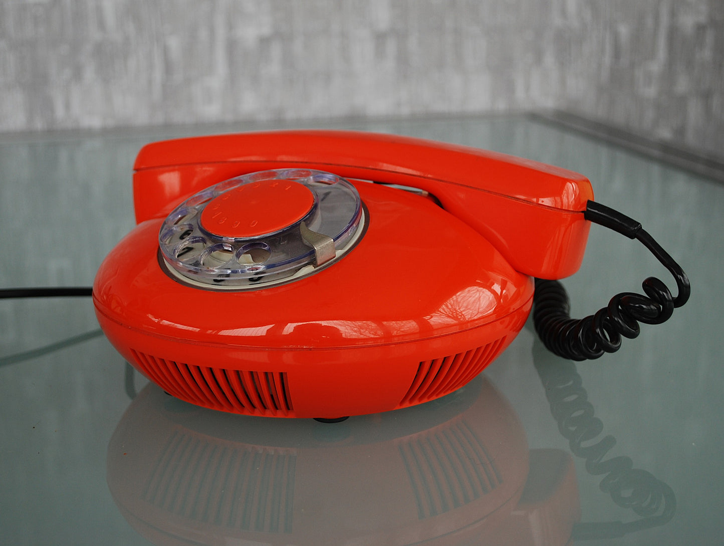 Preorder Space age telefoon Atomic