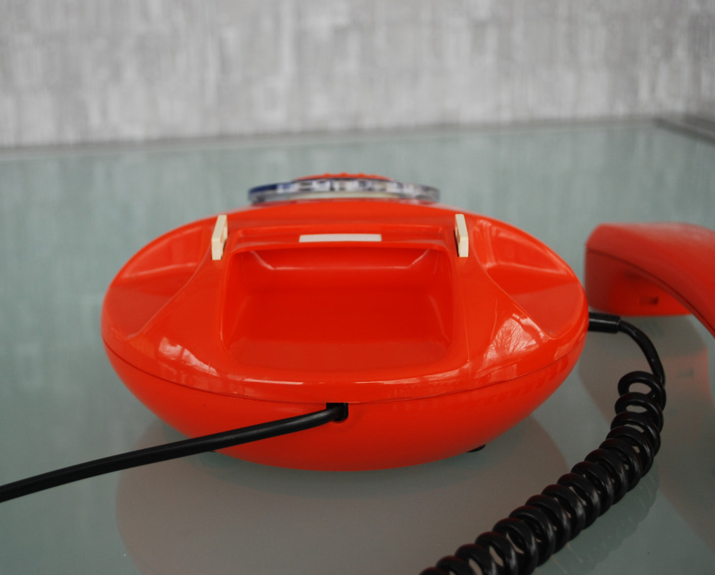 Preorder Space age telefoon Atomic