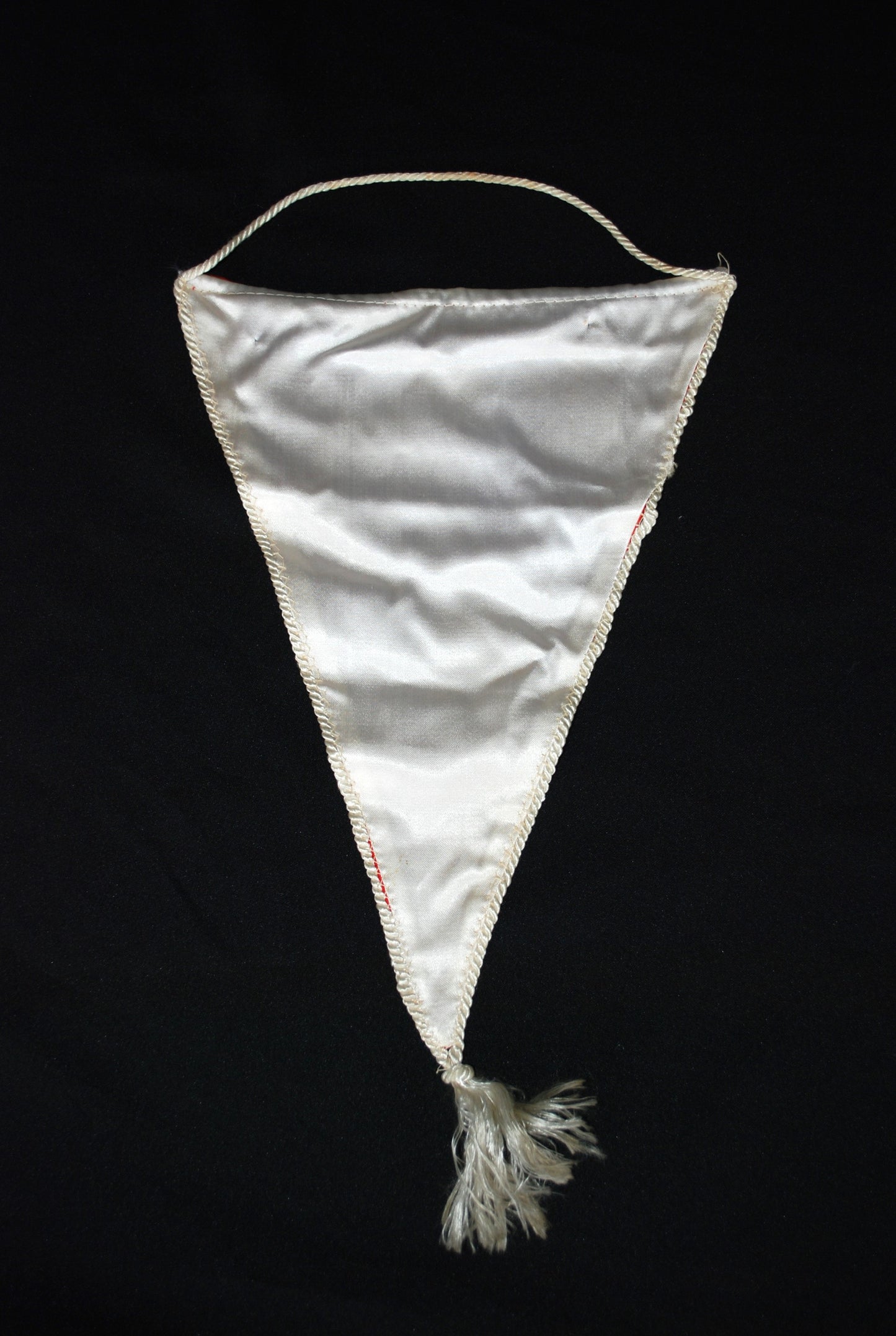 Moscow Sport Flag including 2 pins.