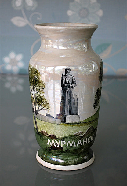 WW2 Vaas Hand geschilderd Moersmansk Monument voor verdedigers poolgebied