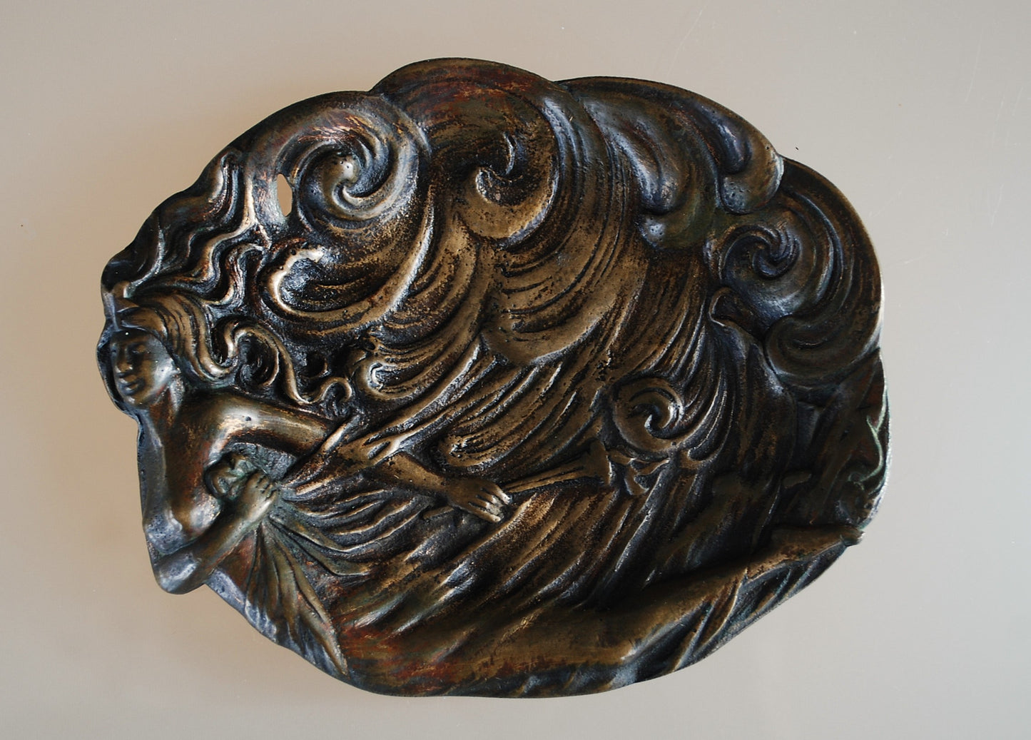 Jugendstil, Art Nouveau Naakte jonge vrouw met fakkel