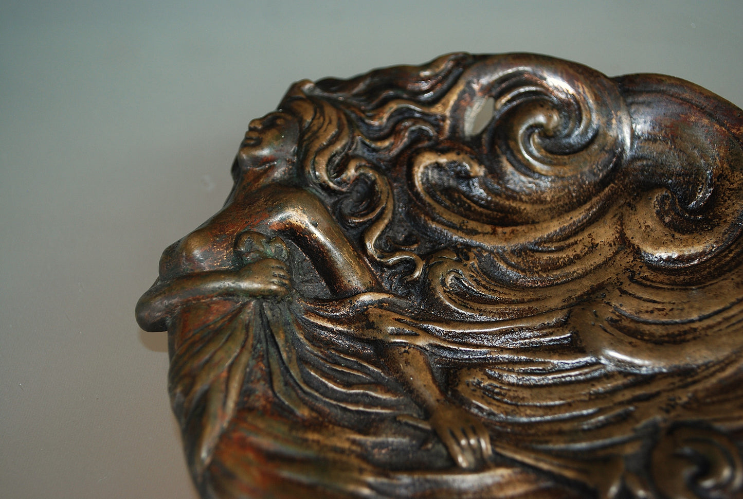 Jugendstil, Art Nouveau Naakte jonge vrouw met fakkel