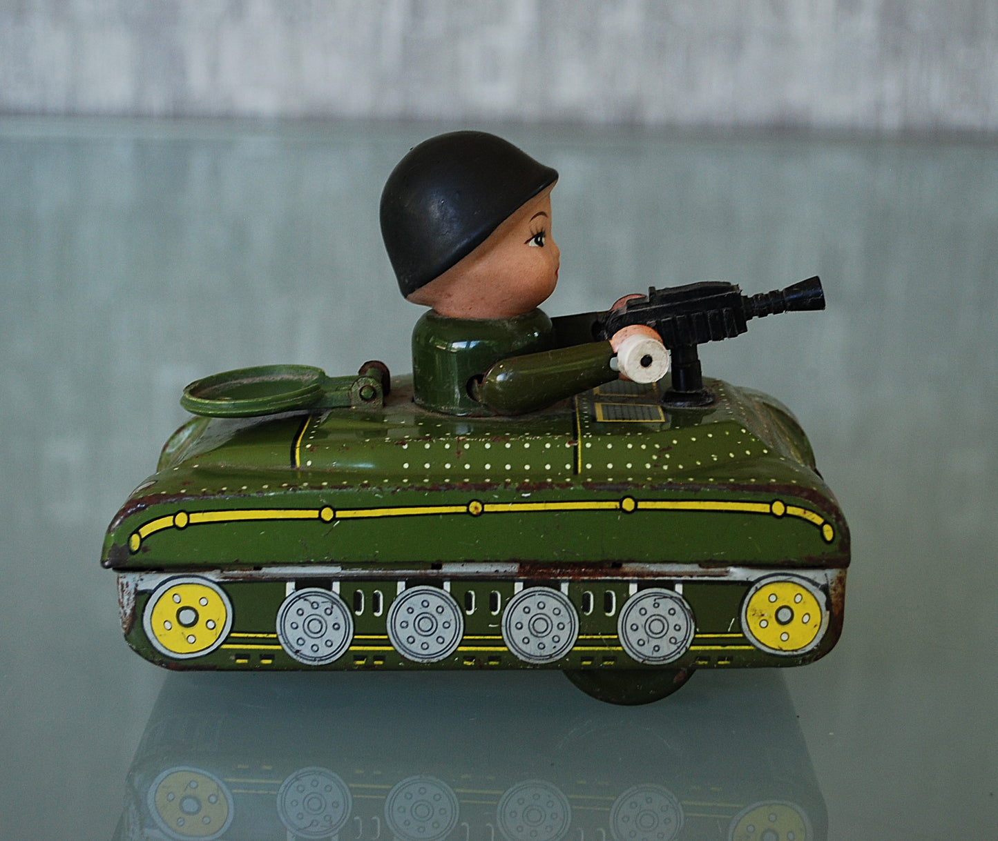 Vintage werkend tank met opwindmechanisme blikken speelgoed made in China
