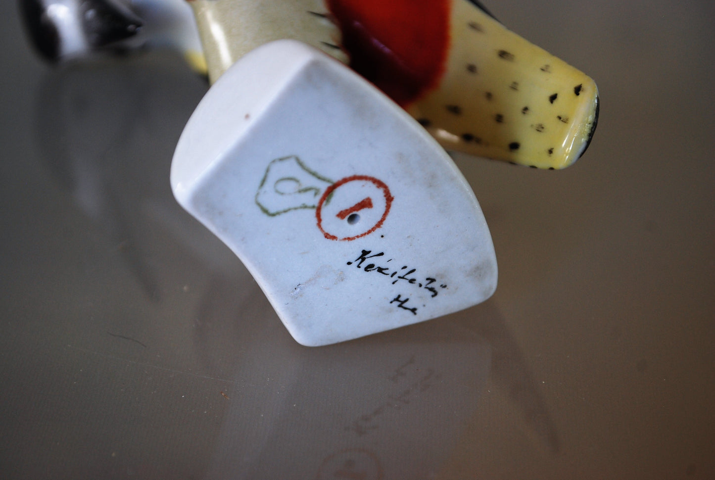 Stilistische vogel Bonte specht. Oud porselein