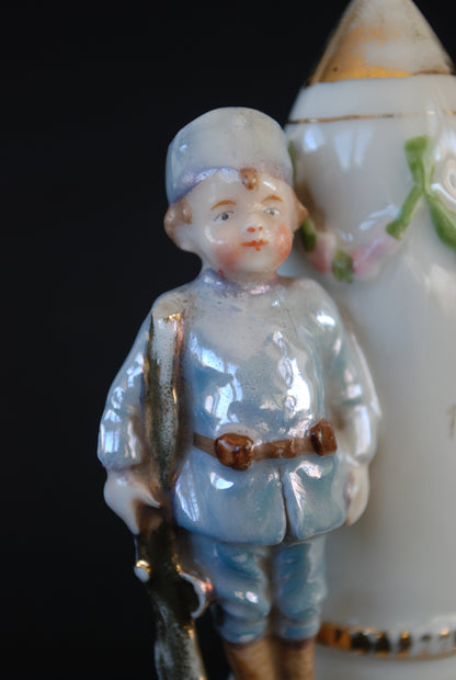 Kanon WW1 beeld soldaat met " Dikke Bertha " granaat *