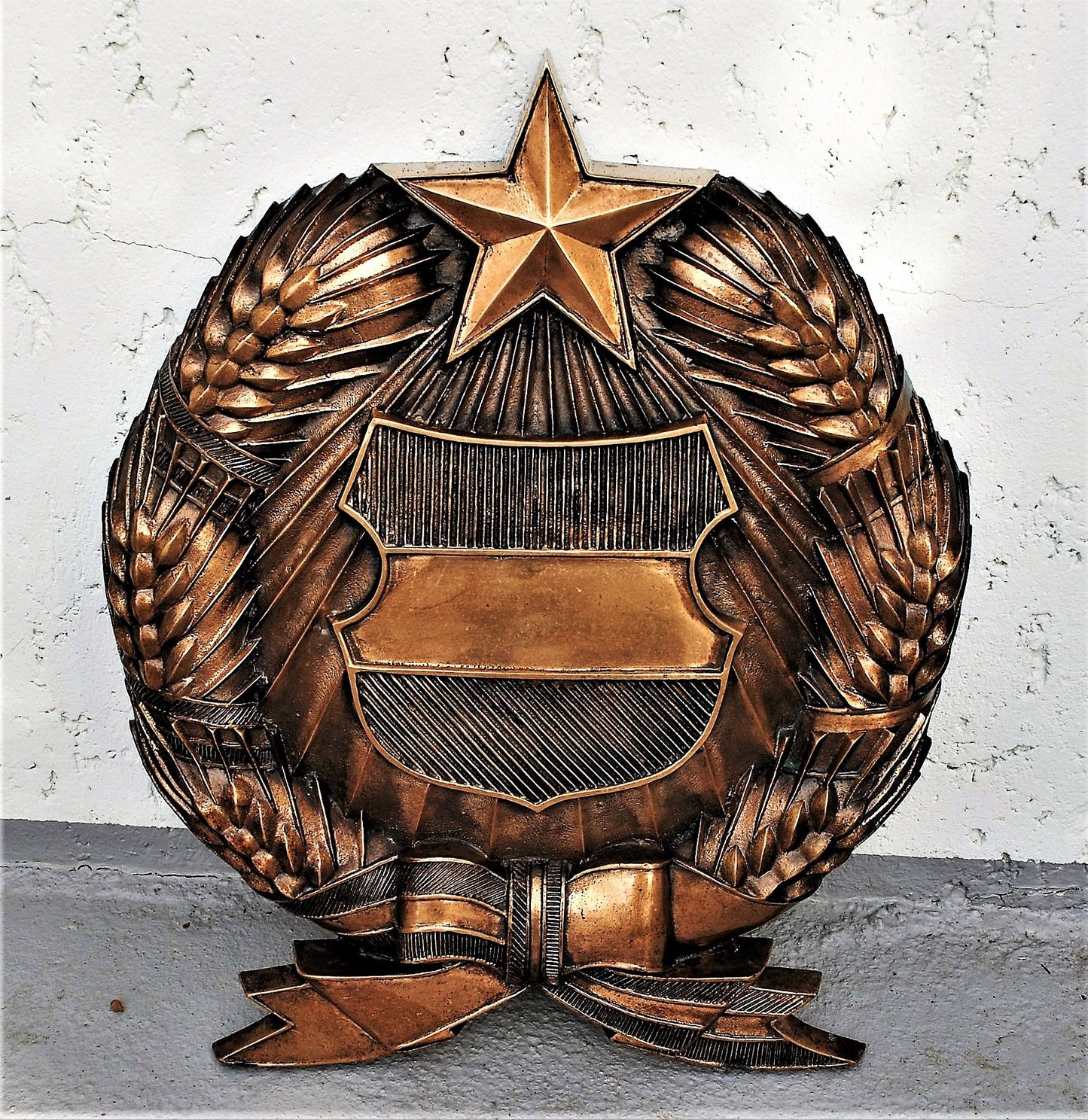 Zeer Groot Zwaar Brons Wapenschild communistisch Hongarije