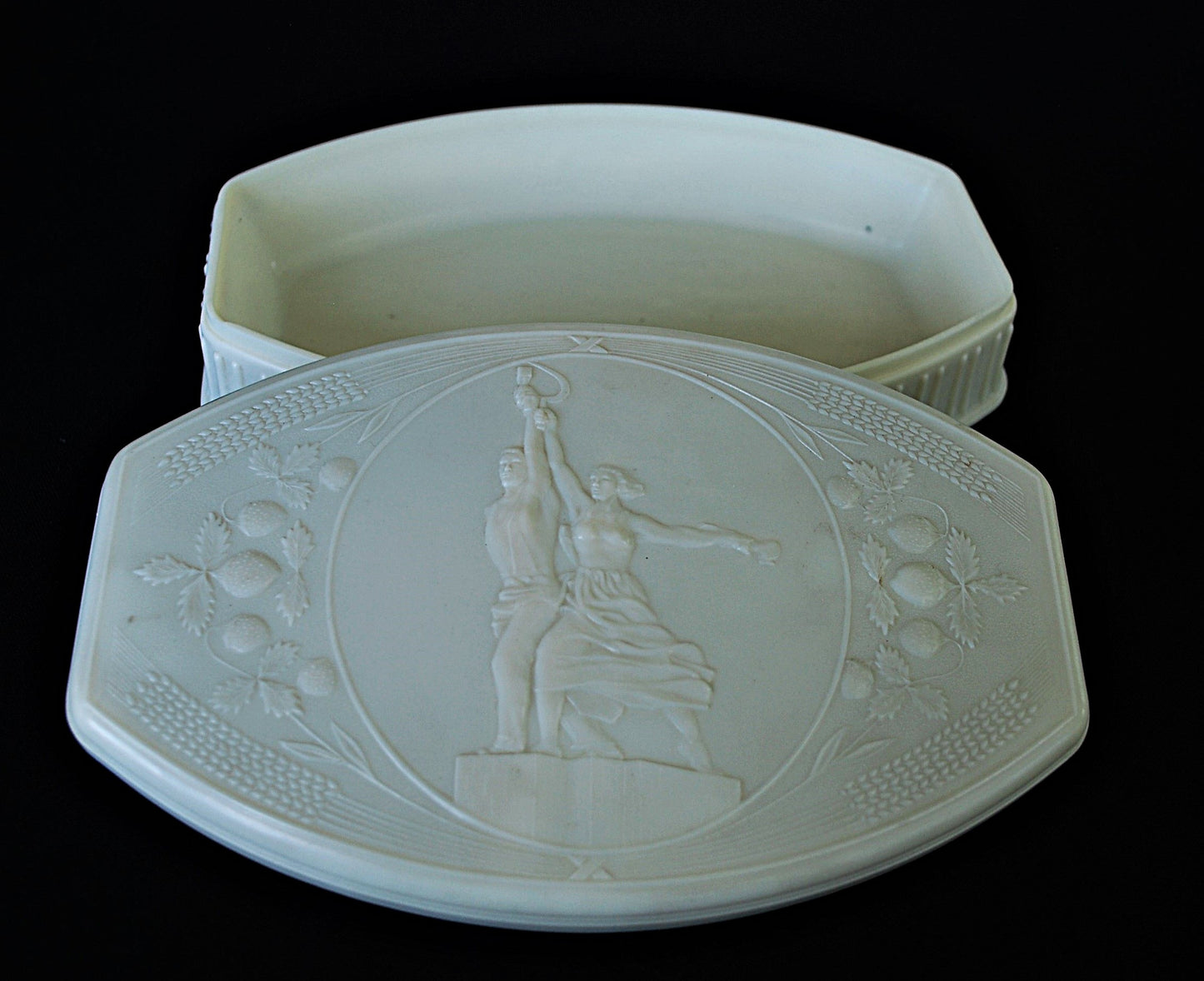 Wit bakelieten opbergdoos CCCP nummer 2