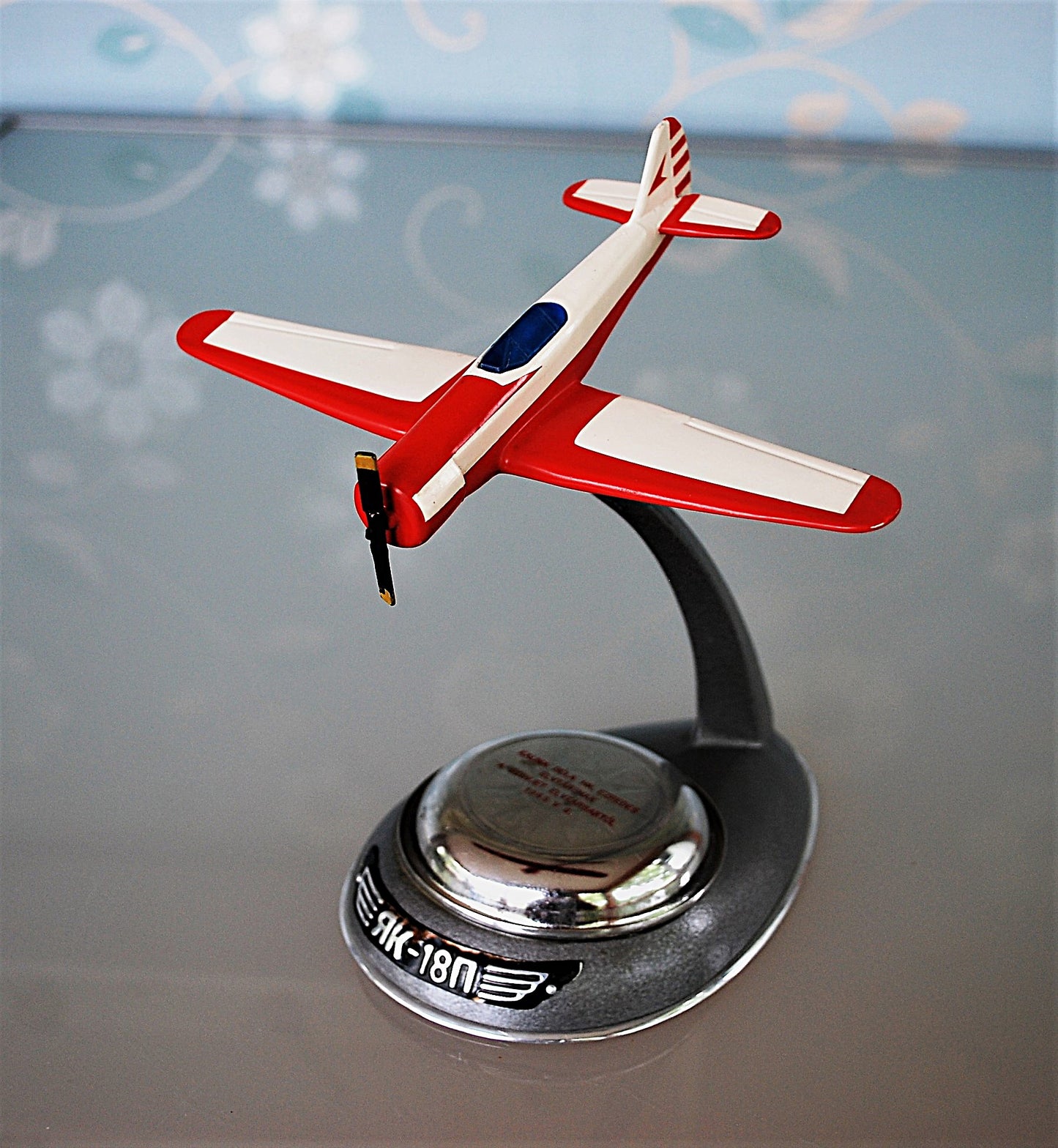 Vliegtuig Yak 18 Model Geschenk aan een Kolonel Uniek ! 1946