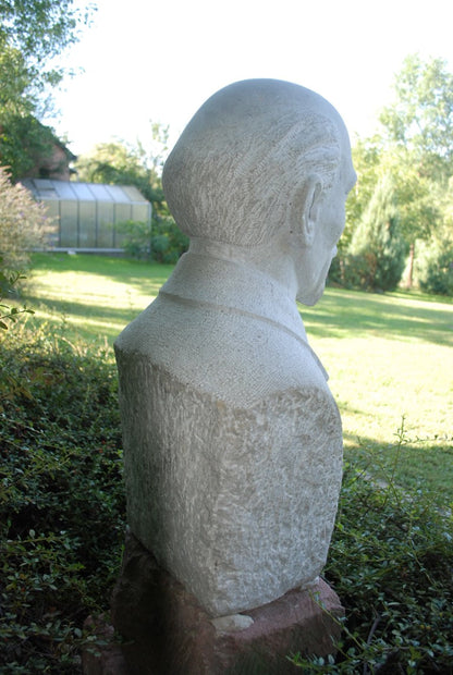 Zeer grote Lenin buste Uniek uit 1 stuk graniet gehakt !