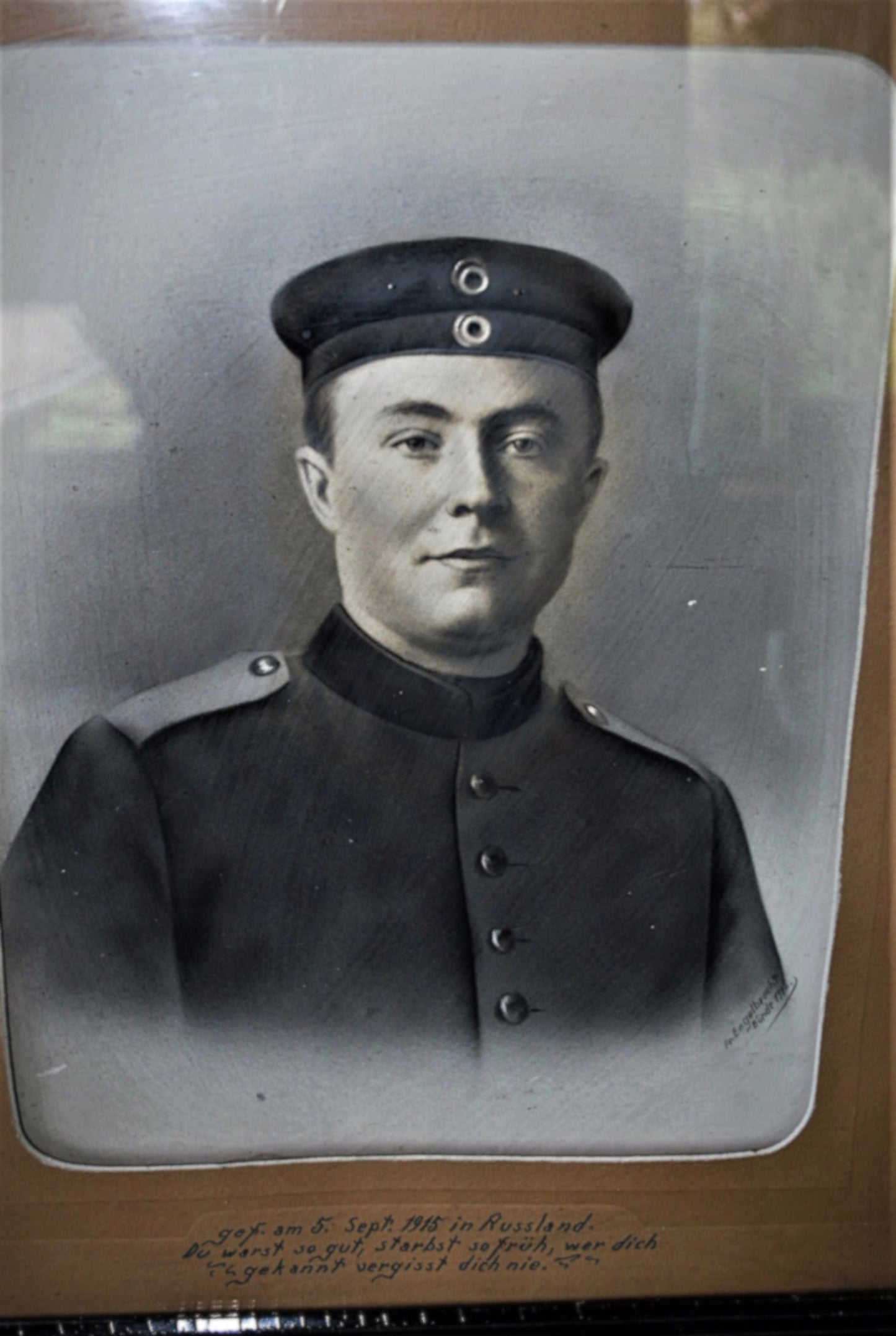 Ingelijst portret overleden Duitse soldaat WW 1   Gevallen op 5 september in 1915 Rusland